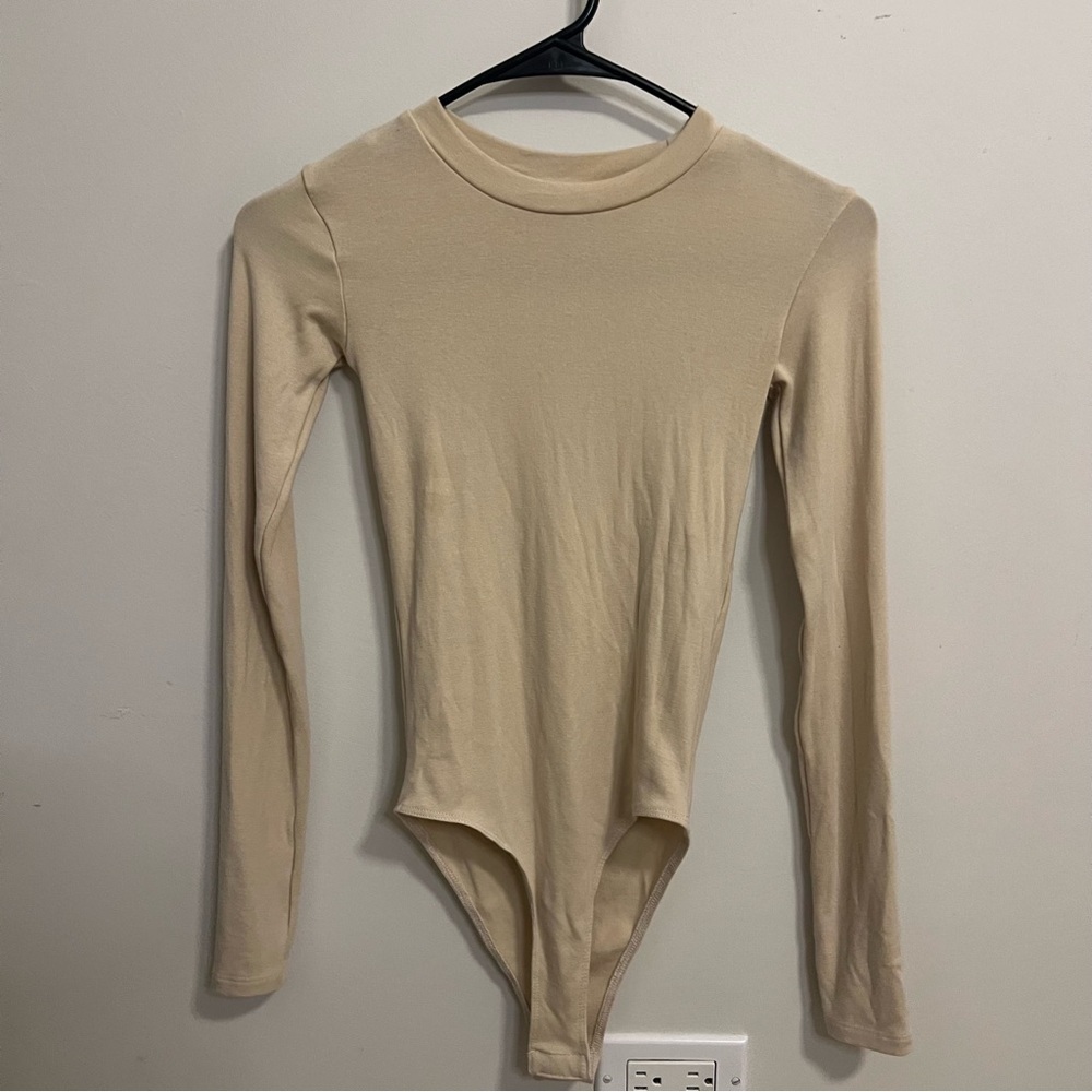 Zara Neutral Long Sleeve Bodysuit